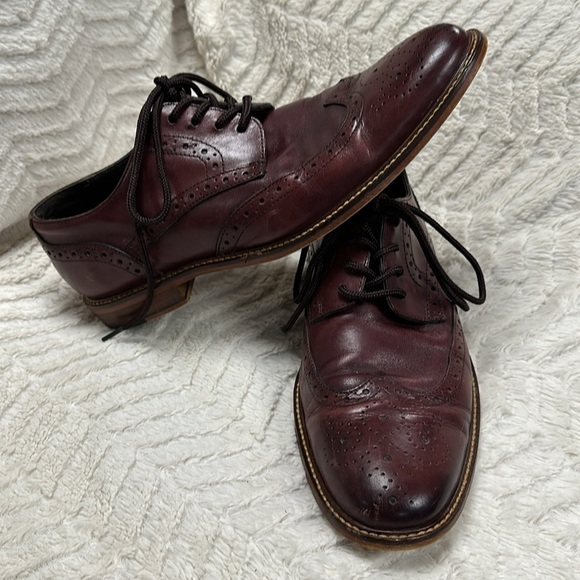 Joseph Abboud Burgundy Leather Wingtip  Lace Up Men\'s Oxfords, size 10 main image 4
